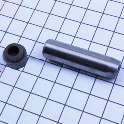 Направляющая клапана + сальник (на 2 клапана) (186F)